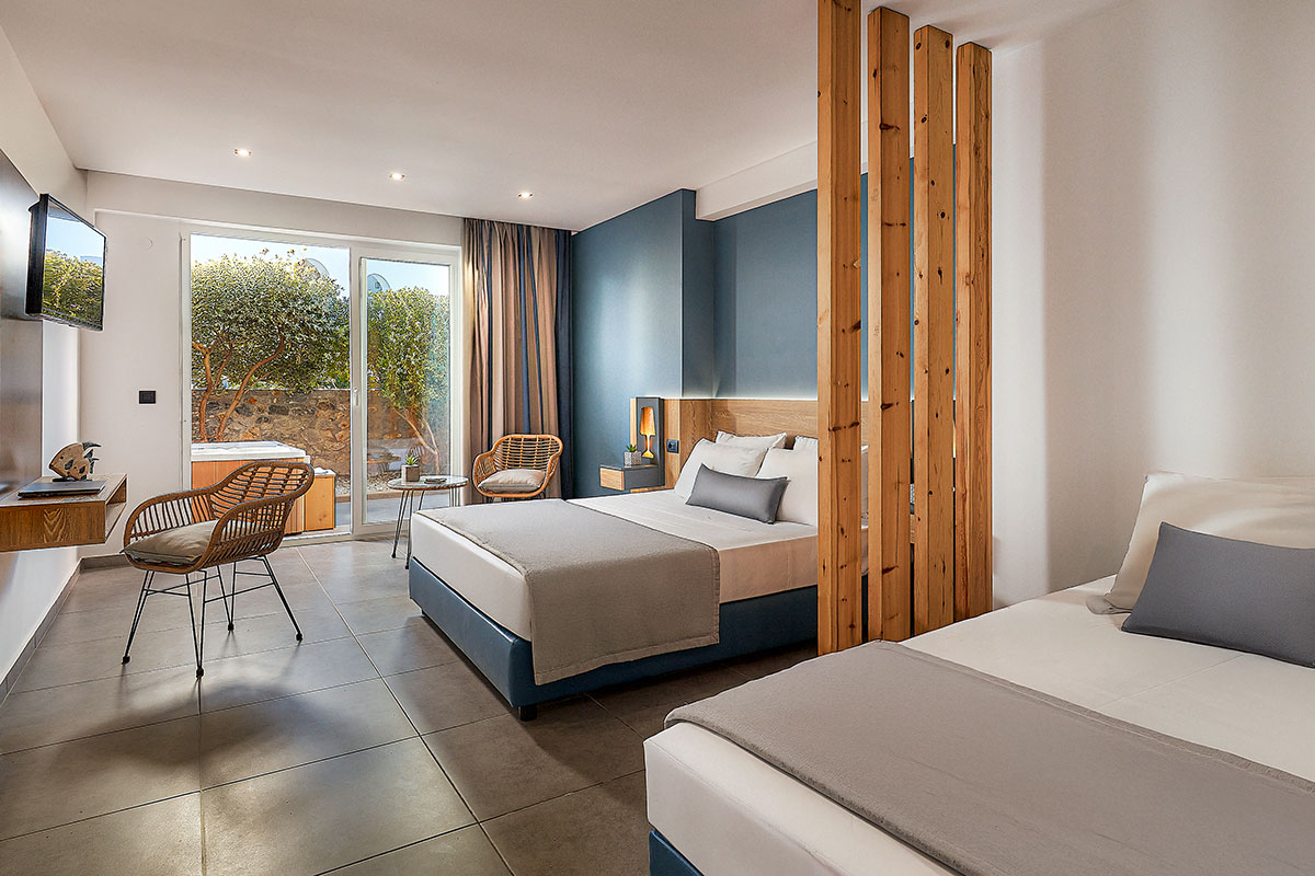 Superior Outdoor Jacuzzi